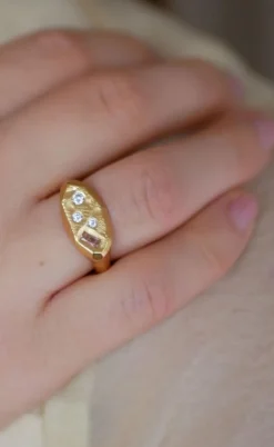 ENAMEL Copenhagen Ring - Aia - Gold Colour