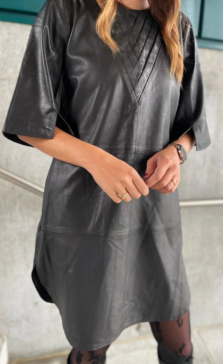 Gossia Kjole - Tea - Black