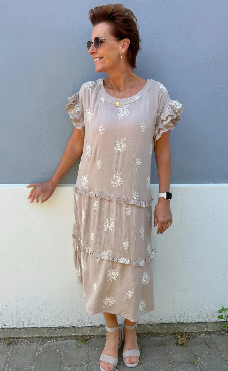 Ina Copenhagen Kjole - Dalila - Camel / White Embroidery
