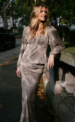 Neo Noir Bluse - Istana Floating Wave - Dark Sand