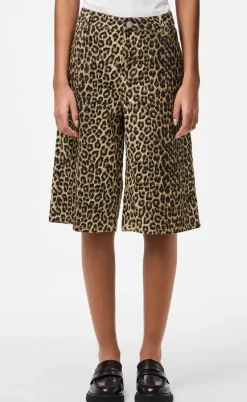 Pieces Shorts - Salume - White Pepper Leo