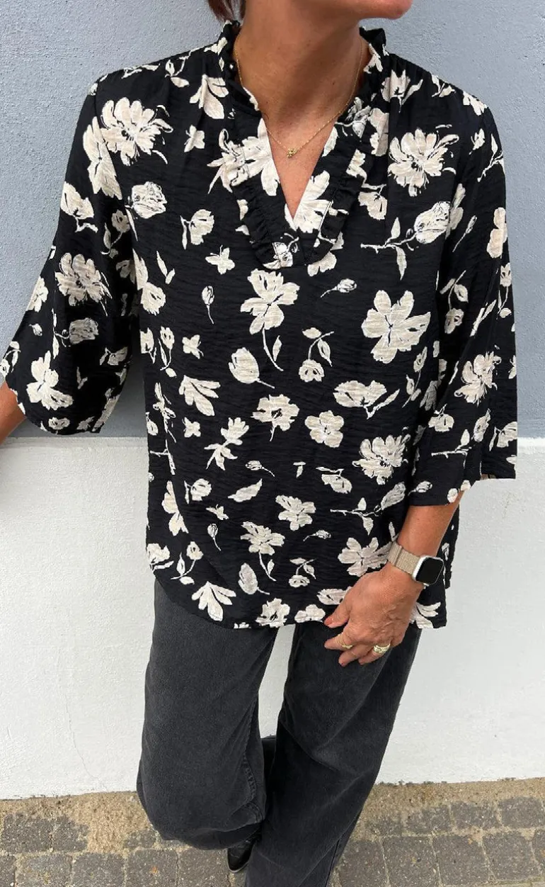 Say INA Copenhagen Bluse - Datia - Black W. Beige Flowers