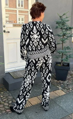 Say INA Copenhagen Bluse - Tora - Black/White Paisley