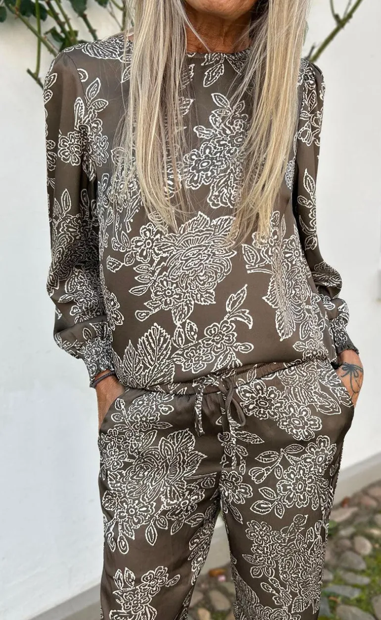Say INA Copenhagen Bluse - Chili - Dark Brown Flower