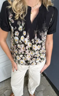 Say INA Copenhagen Bluse - Nina - Black W. Flowers