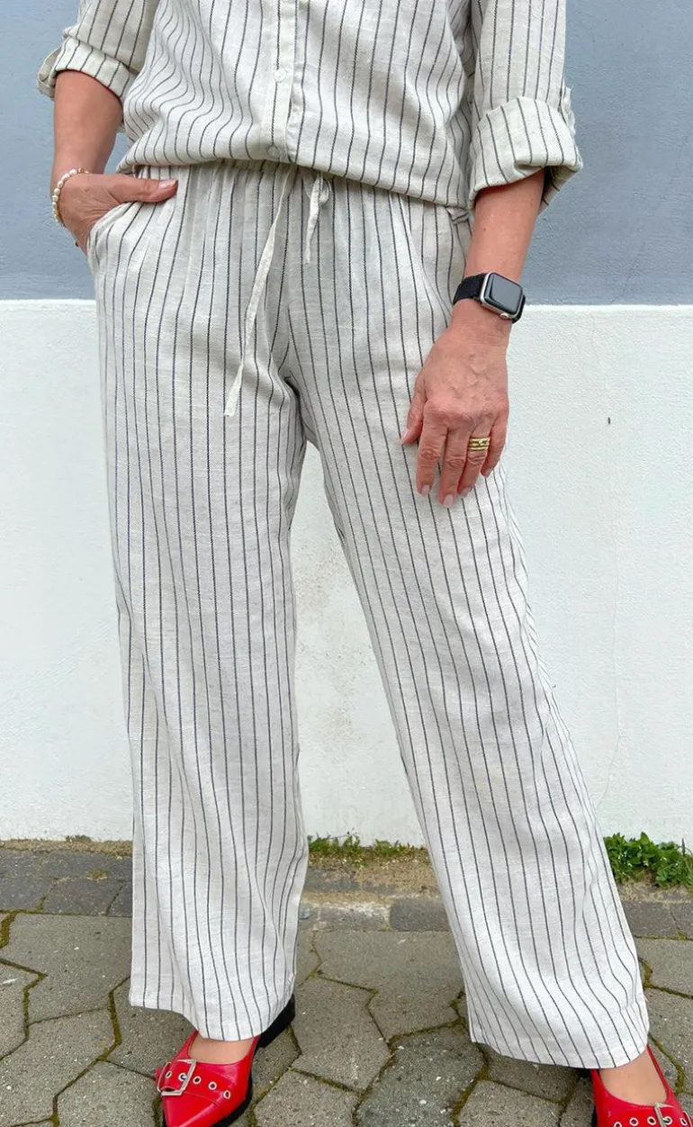 Say INA Copenhagen Bukser - Juliana Linen - Off White / Black Striped