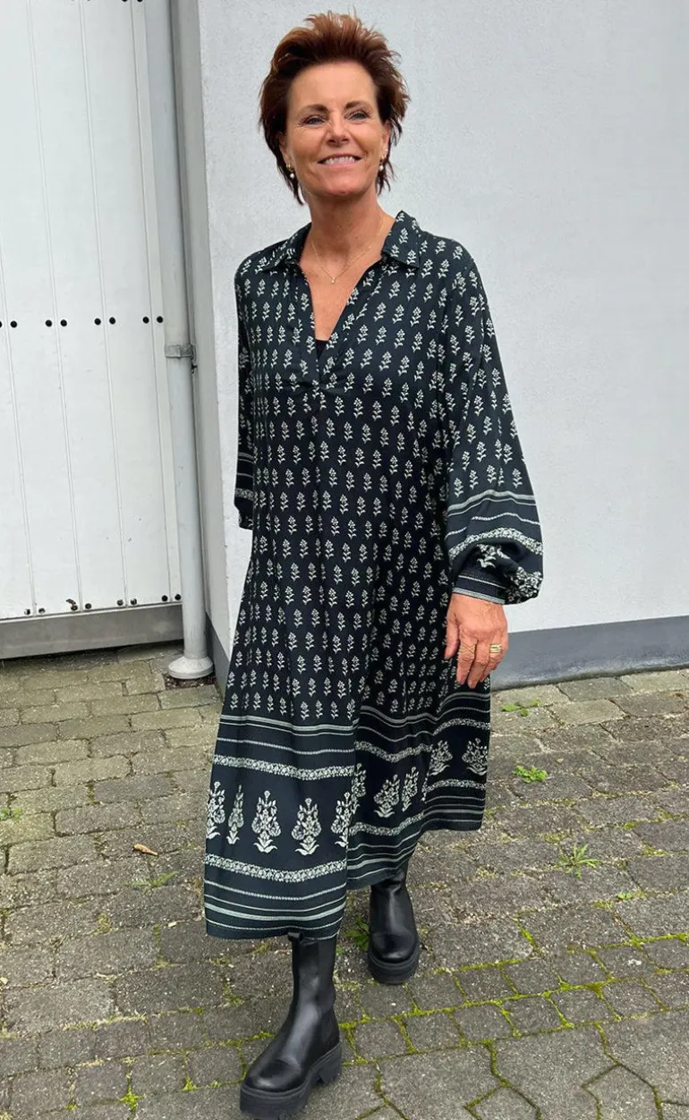 Say INA Copenhagen Kjole - Camma - Black W. Print