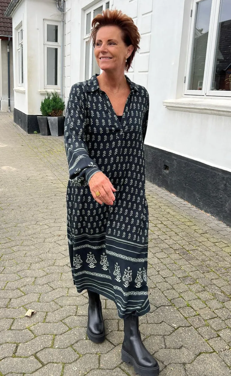 Say INA Copenhagen Kjole - Camma - Black W. Print