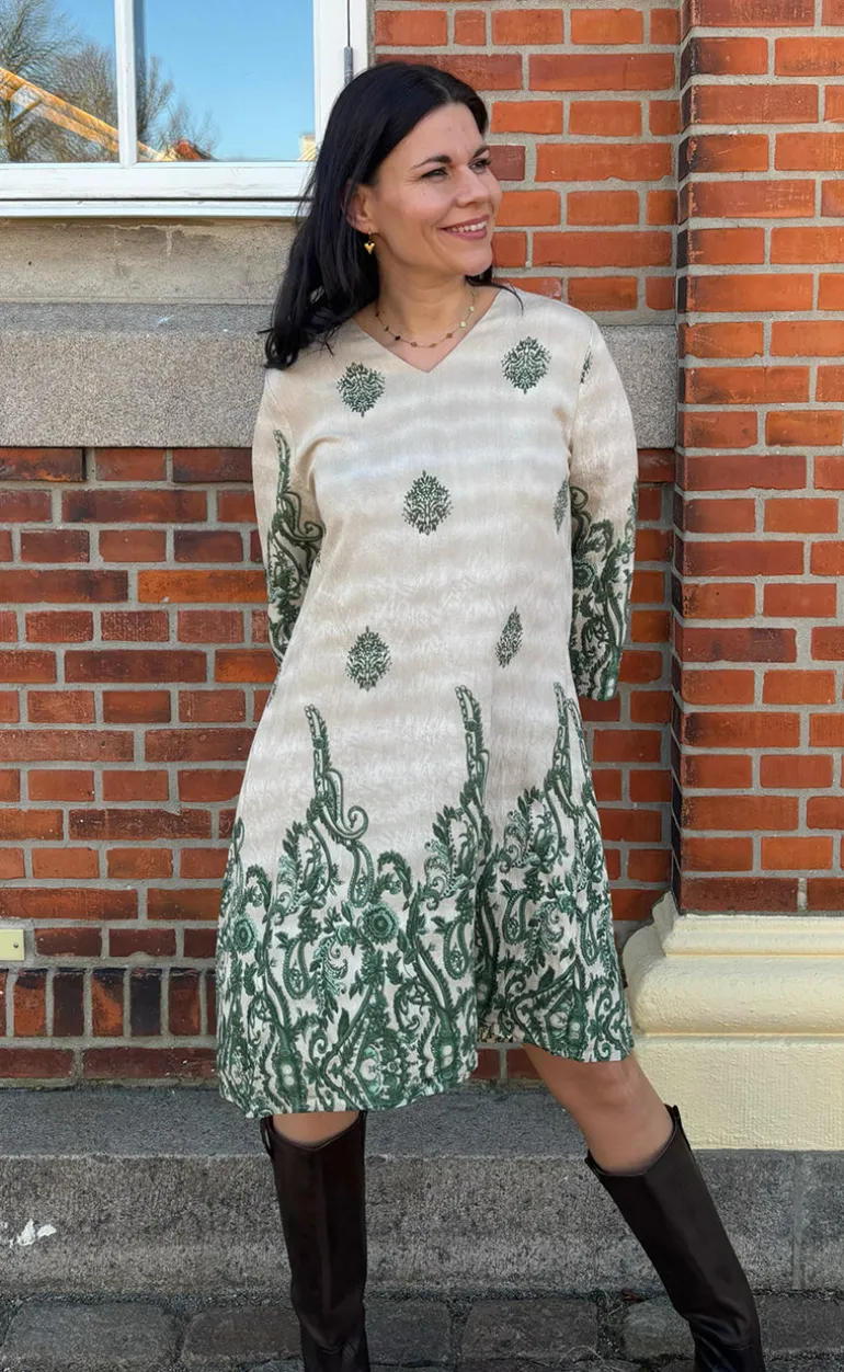 Say INA Copenhagen Kjole - Arianna - Green Paisley