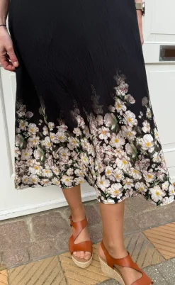 Say INA Copenhagen Kjole - Mirabelle - Black W. Flowers