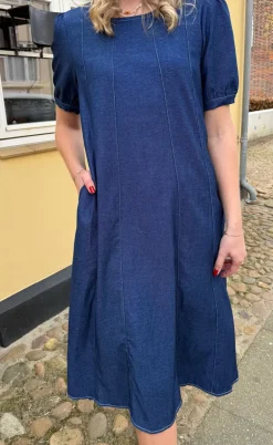 Say INA Copenhagen Kjole - Daniella Denim - Denim Blue W. White Stitches