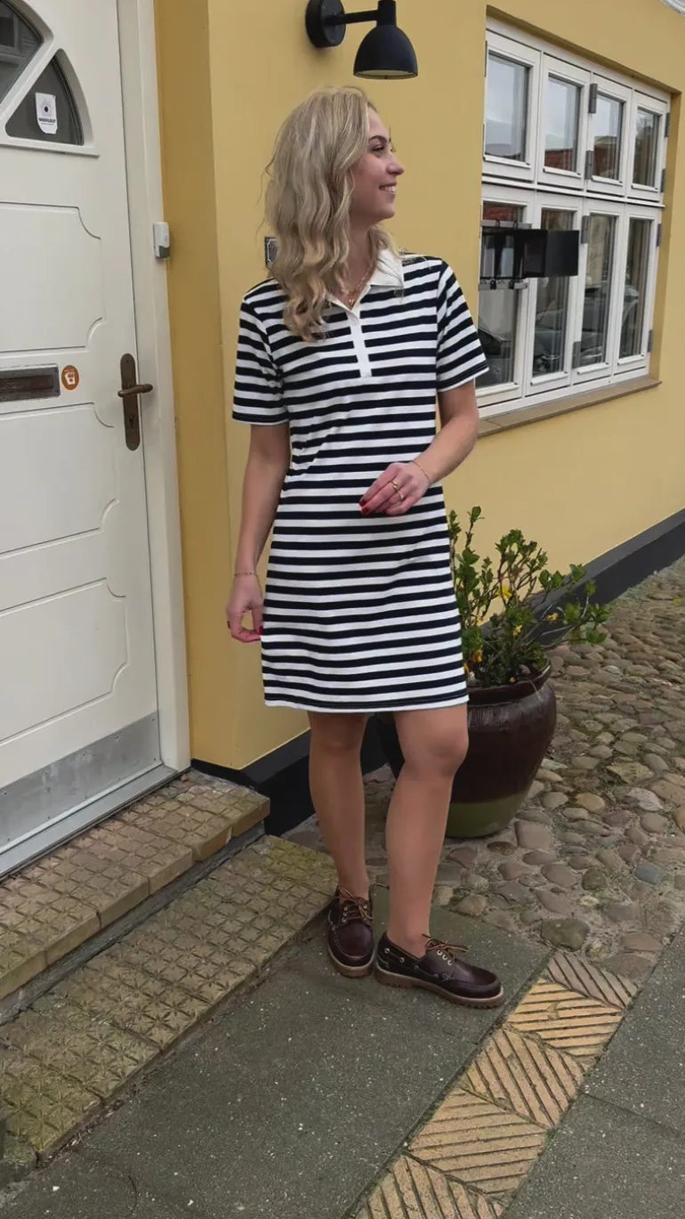 Say INA Copenhagen Polo Kjole - Pamela - Navy Striped