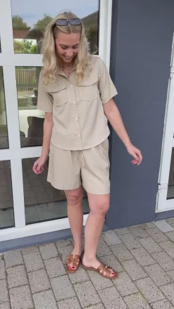Say INA Copenhagen Shorts - Amalie - Sand