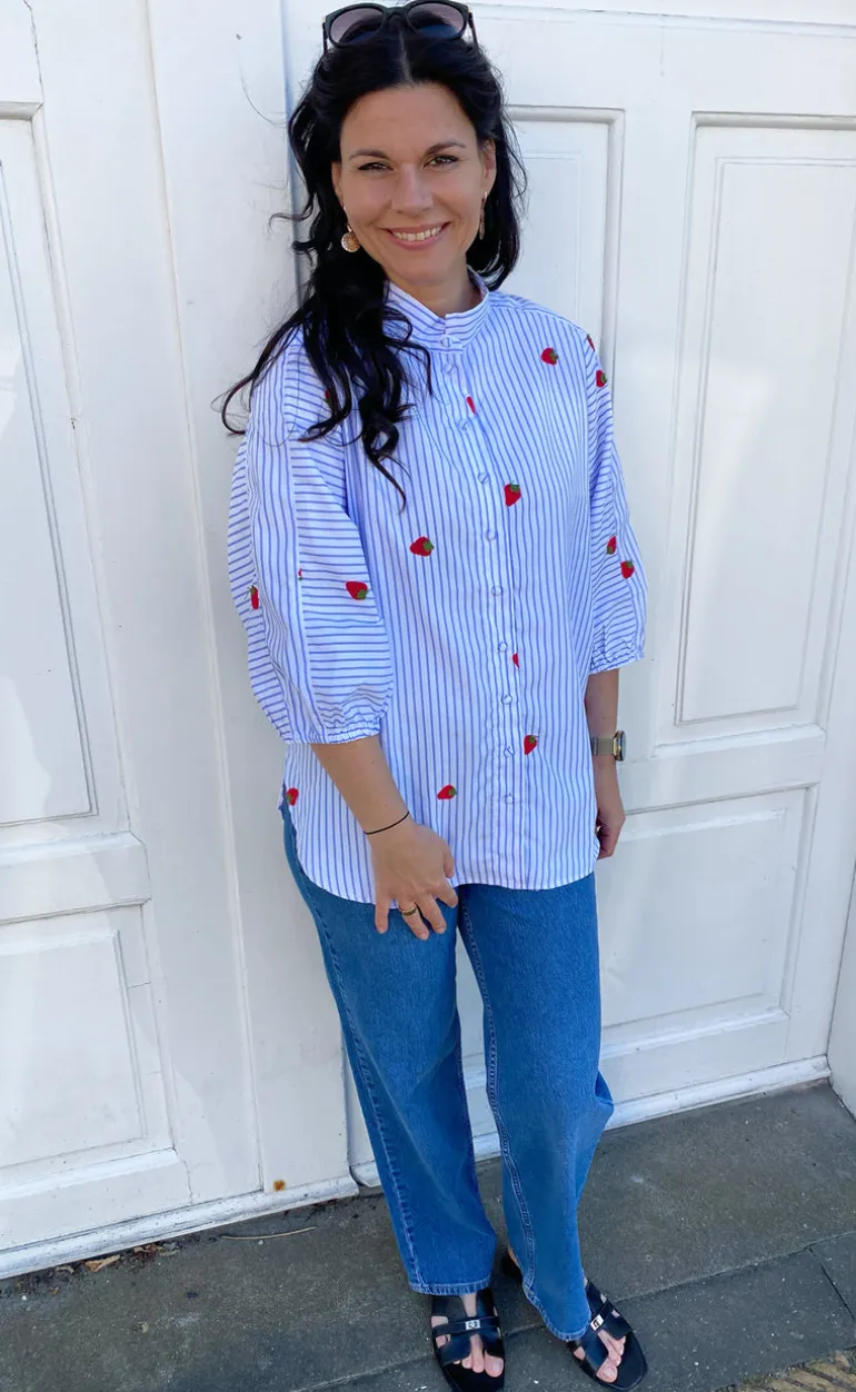 Say INA Copenhagen Skjorte - Selma - Blue Striped W. Strawberries