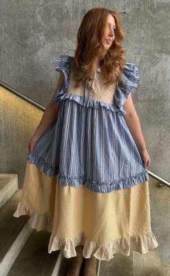 Stories From The Atelier Kjole - Heart Dance - Beige/Light Blue