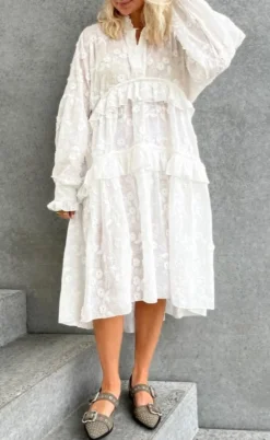 Stories From The Atelier Kjole - Your Heart - White