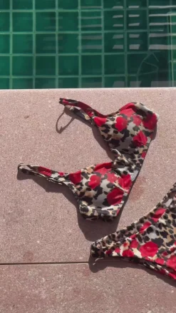 Unica Copenhagen Bikini Underdel - Elena - Leo / Red Flowers